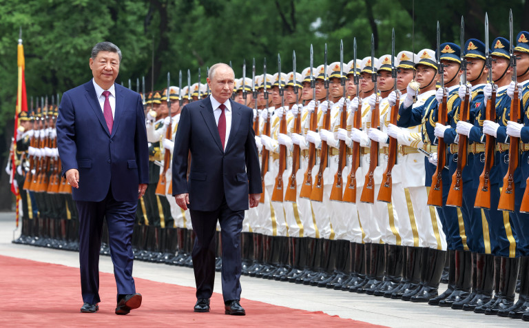 Washington, Moszkva és Peking egy asztalnál: Mit jelentene a Trump–Putyin–Hszi-csúcs Európa számára?